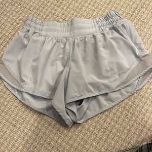 Lululemon hotty hot shorts 2”